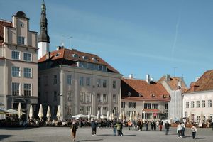 Old Town Square Lively in Tallinn