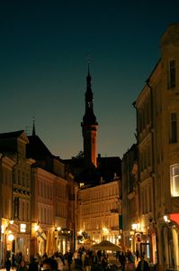 Urban Street Group Walking W in Tallinn
